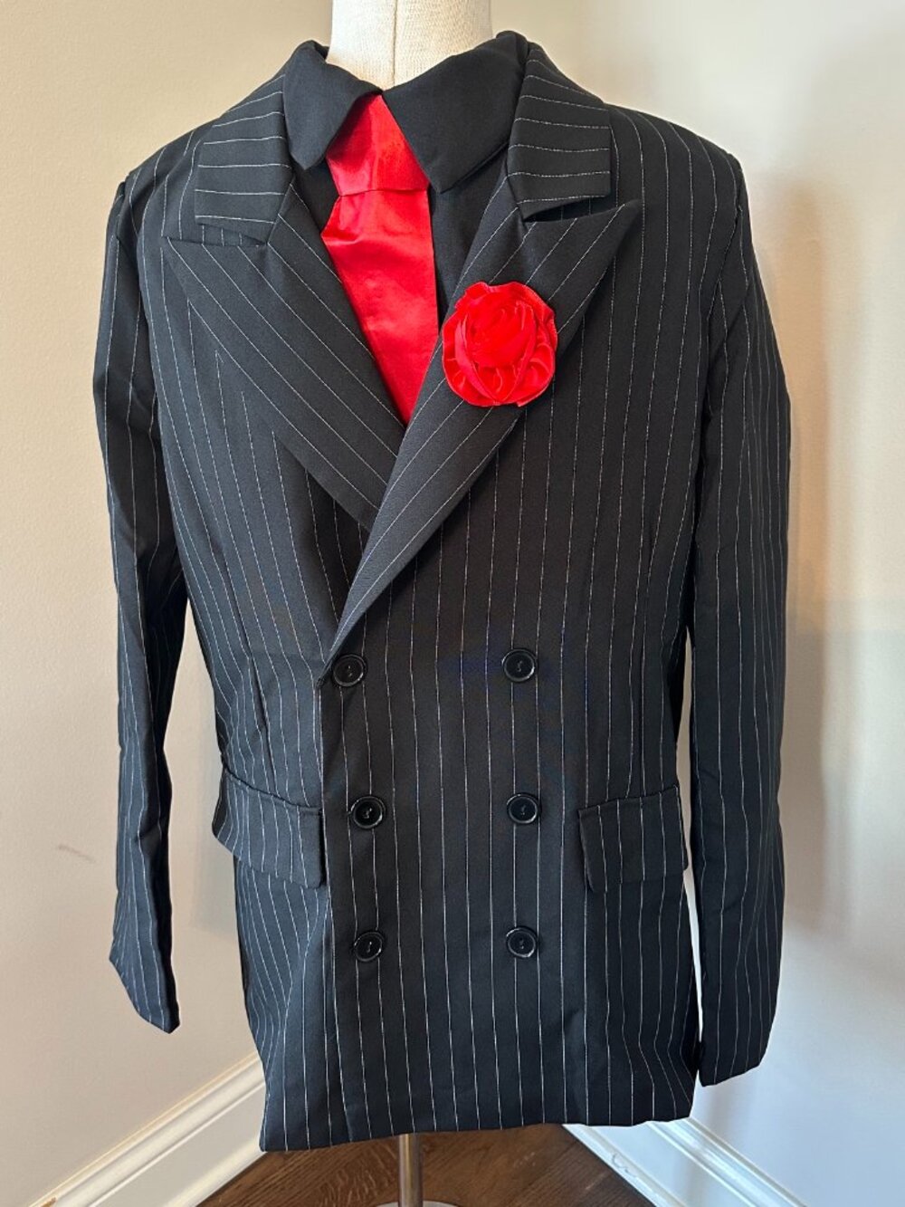 Spirit Halloween Costume Adult 20's Gangster Suit Full Set Size Small w. Cane